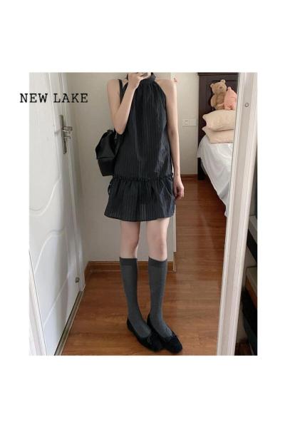 NEW LAKE法式复古高级感黑色挂脖连衣裙女2024年夏季新款高端气质显瘦短裙