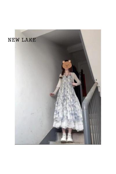 NEW LAKE春夏季2024新款小个子清新艺术感蓝色碎花吊带连衣裙配开衫两件套