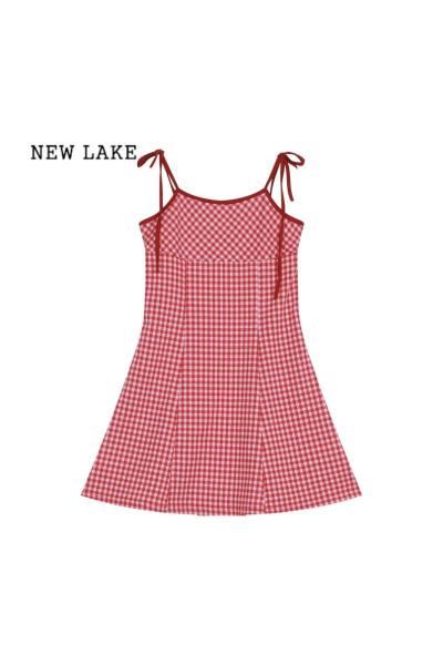 NEW LAKE甜美风红色格子连衣裙女夏季小个子吊带裙小众减龄修身A字裙短裙