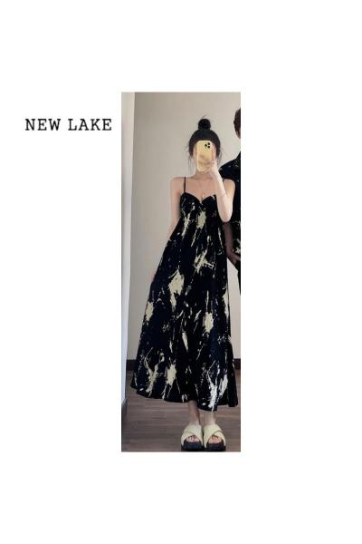 NEW LAKE高级感情侣装一裙一衣火短袖法式黑色碎花吊带连衣裙子小众设计