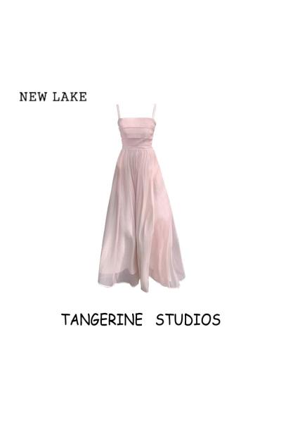 NEW LAKE夏季新款高级感粉色吊带抹胸仙女连衣裙长裙+薄款防晒开衫套装女
