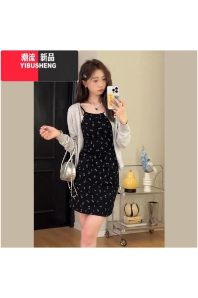 YIBUSHENG法式黑色碎花吊带连衣裙子女季2024新款小个子辣妹修身显瘦短裙