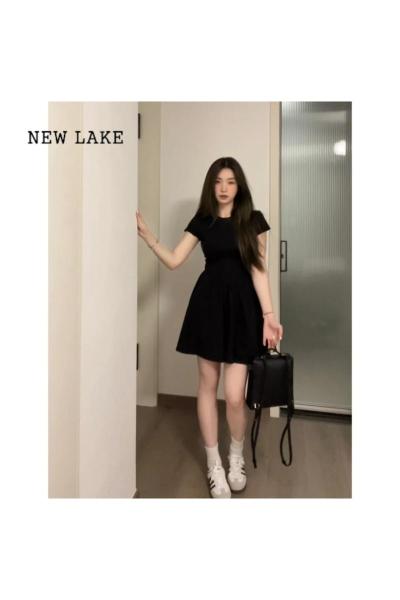 NEW LAKE法式赫本风黑色连衣裙女春夏季2024新款小个子高级感气质收腰短裙