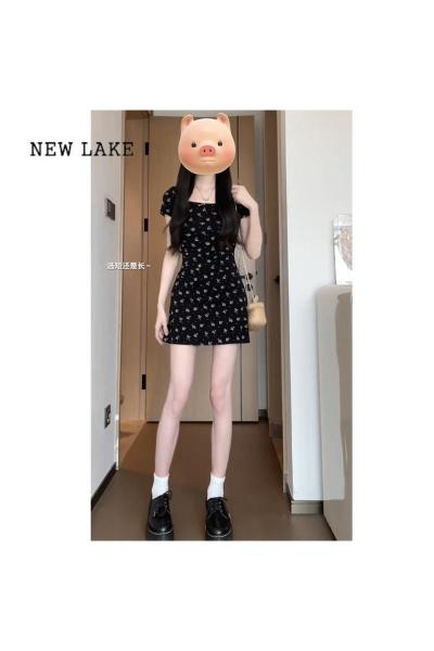 NEW LAKE茶歇法式桔梗黑色碎花方领连衣裙女装2024新款夏季小个子包臀长裙