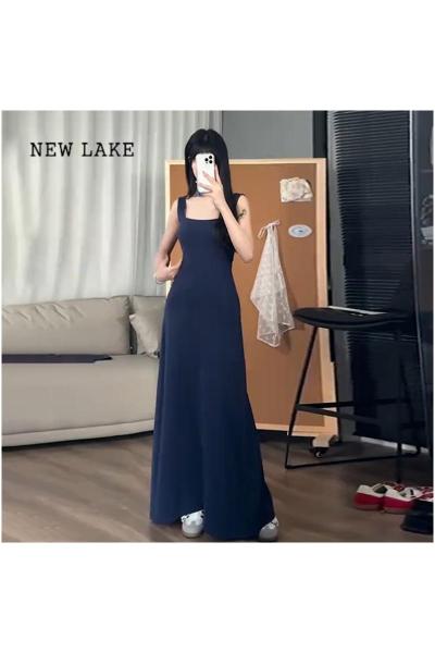 NEW LAKE法式高级感深蓝色吊带连衣裙子女夏季2024新款小个子气质收腰长裙