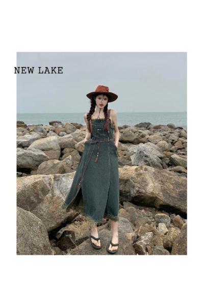 NEW LAKE复古牛仔背带连衣裙女2024新款春夏法式设计感小众吊带中长款裙子