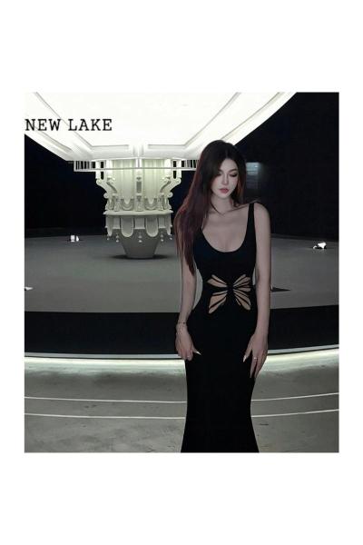 NEW LAKE黑色吊带连衣裙气质女范性感修身裙子女辣妹包臀长裙艺术感裙子