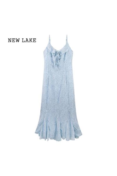 NEW LAKE法式蓝色气质碎花吊带连衣裙女夏季收腰修身鱼尾裙长裙荷叶边裙子