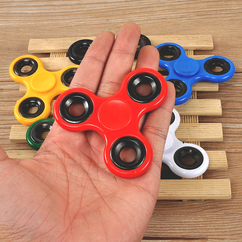 指尖陀螺 包注手指陀螺hand spinner 减压玩具 工厂logo订制