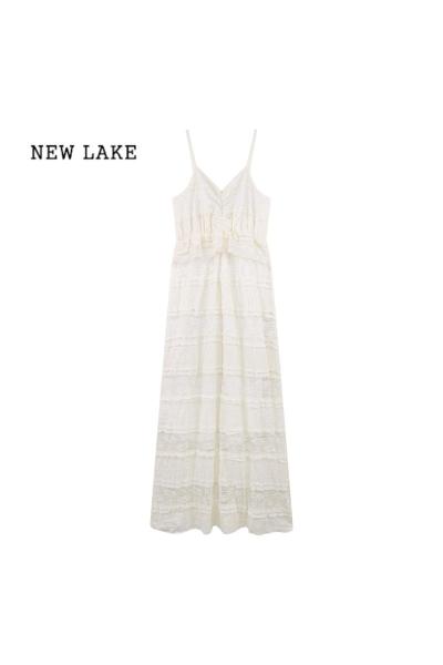 NEW LAKE法式温柔风蕾丝吊带连衣裙女夏季新款气质收腰裙子海边度假风长裙