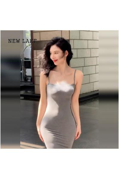 NEW LAKE2024夏季新款女装灰色吊带连衣裙子法式显瘦气质包臀性感收腰长裙