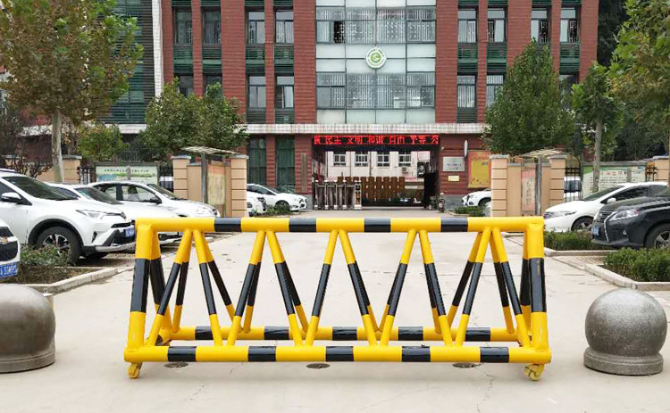 定做 拒马路障移动护栏学校口挡车护栏隔离栏路障拒马钢管挡车拒马 89