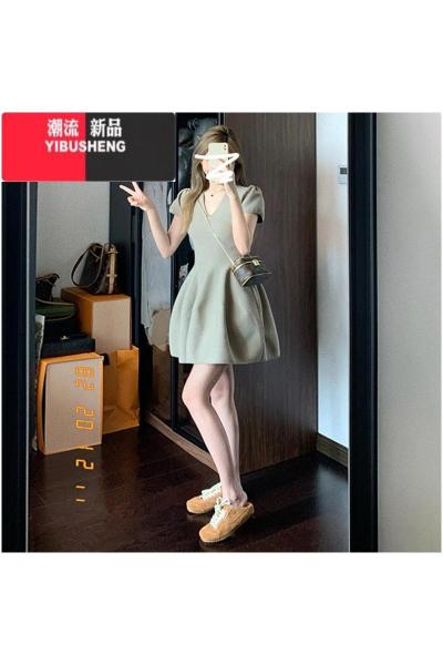 YIBUSHENG法式短袖v领连衣裙子女2024新款小个子气质收腰显瘦高级感短裙