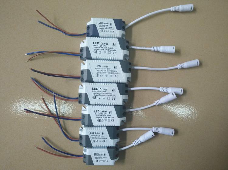 led灯启动器 led驱动电源3w7w12w18w24w面板灯筒灯平板灯恒流ic镇流器