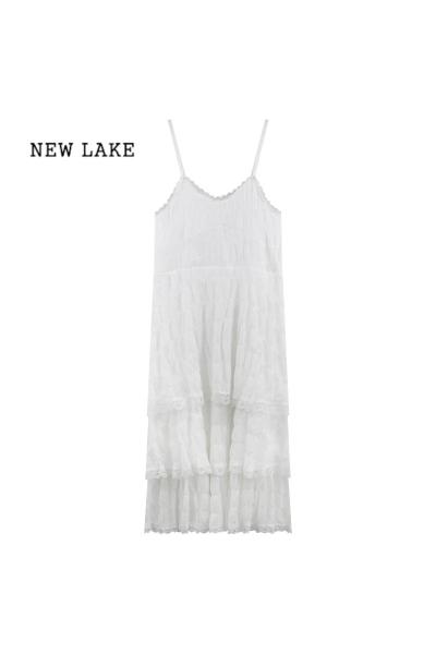 NEW LAKE甜美减龄白色法式吊带连衣裙女装夏季度假风小个子宽松蛋糕长裙子