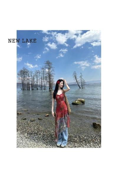 NEW LAKE瑟琳香颂~不规则碎花吊带连衣裙女夏季红色沙滩裙叠穿长裙