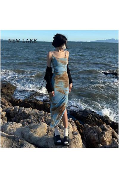 NEW LAKE三亚海边度假吊带连衣裙子女早春季2024新款法式气质包臀沙滩长裙