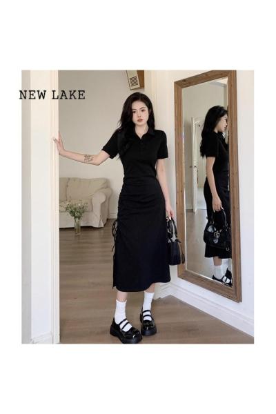 NEW LAKE胖mm黑色polo连衣裙女夏季新款抽绳设计感褶皱收腰开叉大码长裙子
