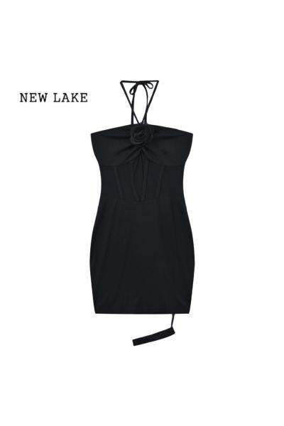 NEW LAKE辣妹一字肩吊带连衣裙女装夏季新款修身短裙子性感收腰网纱小黑裙