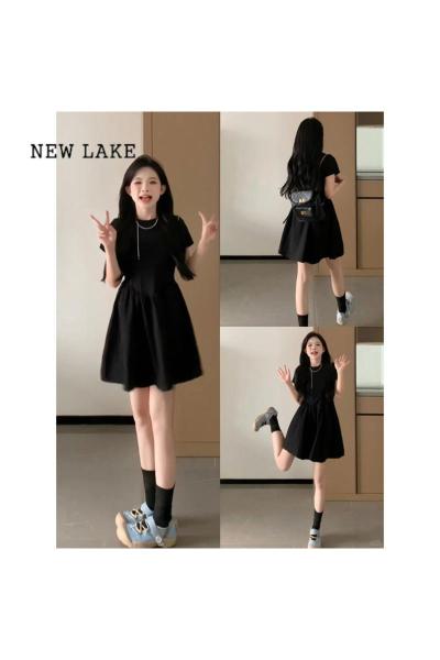 NEW LAKE2024夏季新款高级感小个子气质收腰短裙法式赫本风黑色连衣裙子女