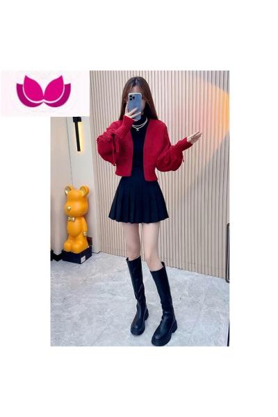 七斓春季新款小个子毛衣打底衫百褶短裙网红辣妹炸街套装女春装三件套