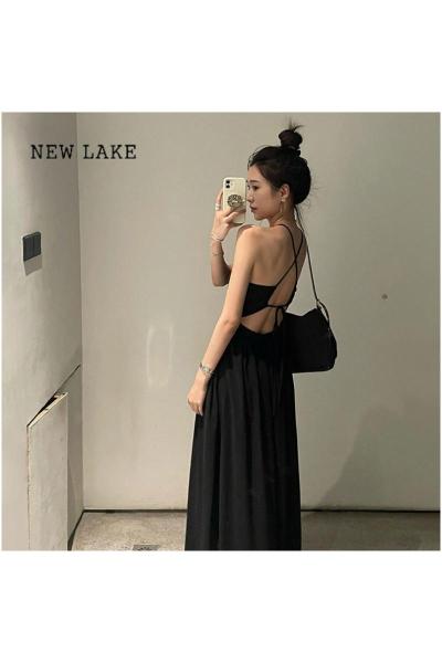 NEW LAKE夏季2024年新款女法式黑色吊带连衣裙子三亚露背海边度假沙滩长裙