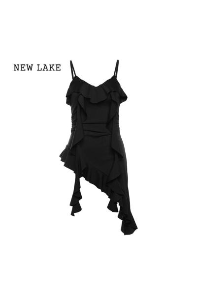 NEW LAKEKLIOU 独特别致荷叶边拼接吊带连衣裙女设计感小众显瘦不规则短裙