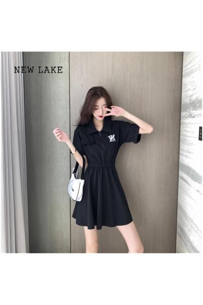 NEW LAKE2024夏装新款时髦洋气韩版休闲运动小黑裙女polo领收腰显瘦连衣裙