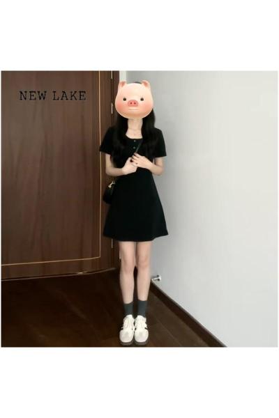 NEW LAKE小个子短袖连衣裙女2024新款夏季休闲气质黑色收腰显瘦a字短裙子