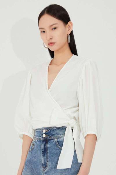 [1件5折价:135]MECITY女装2021夏季新款蝴蝶绑带V领梭织肌理感短袖衬衫上衣女