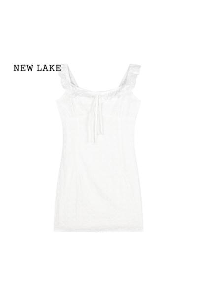 NEW LAKE荷叶边系带方领小飞袖连衣裙女夏季法式白色a字短裙收腰包臀裙子