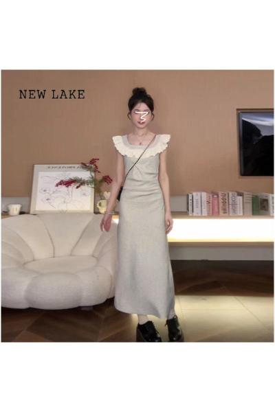 NEW LAKE灰色方领小飞袖短款连衣裙子2024年春夏季新款女法式显瘦包臀长裙