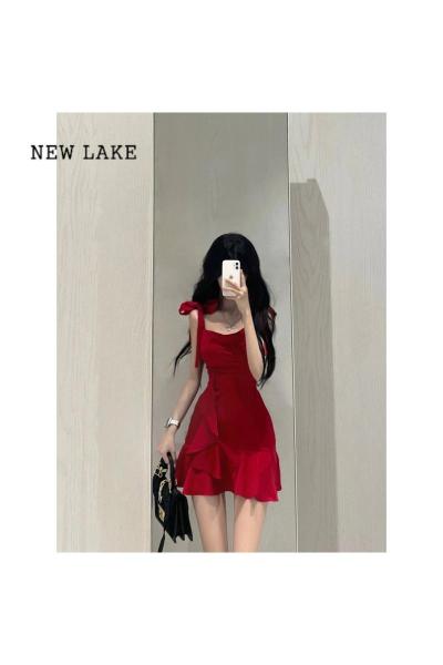 NEW LAKE纯欲风辣妹红色吊带连衣裙女夏季小个子高级感气质收腰显瘦短裙子