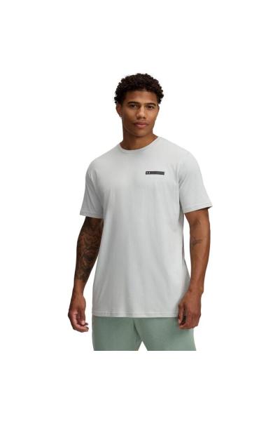 Under Armour男士速干免烫短袖T恤小 logo 胸前简约潮流百搭夏装