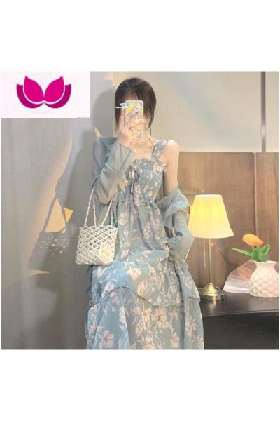 七斓海边沙滩裙吊带三亚旅行出游穿搭度假连衣裙子女套装拍照衣服超仙