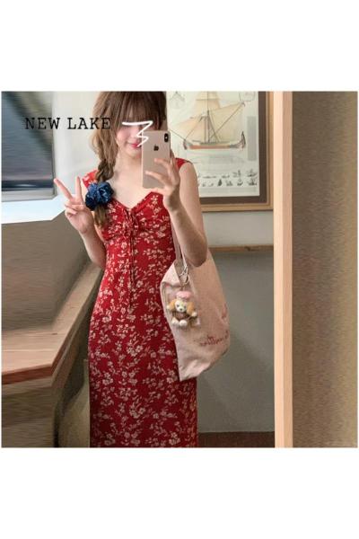 NEW LAKE法式复古红色无袖吊带碎花连衣裙子夏季女装2024新款海边度假长裙