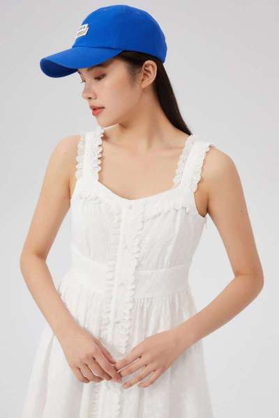 [1件5折价:160]美特斯邦威吊带裙女2021新款夏季气质复古温柔收腰白色初恋连衣裙