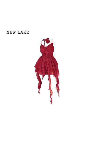 NEW LAKE玫瑰吊带连衣裙女夏季新款设计感小众红色荷叶边收腰显瘦茶歇短裙