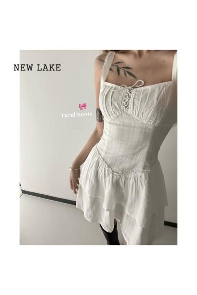 NEW LAKE白色吊带泡泡袖鱼骨连衣裙女夏季小众设计感叛逆千金风绝美短裙子
