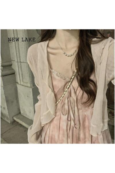 NEW LAKE粉色碎花温柔风吊带裙开衫两件套小个子仙女连衣裙女春装裙子套装