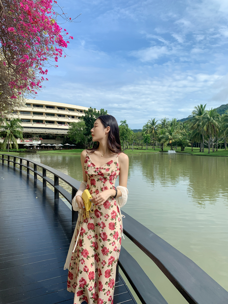 三亚旅游穿搭海边度假沙滩裙ins超火碎花吊带裙显瘦露背长裙女夏 广赫