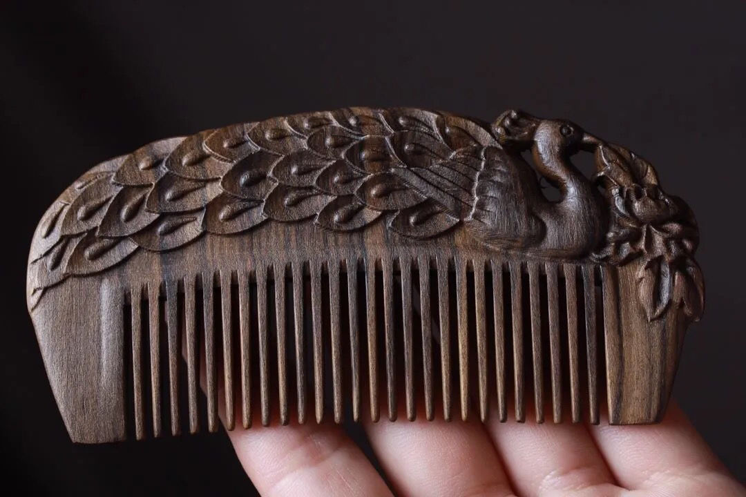 沉香木质梳子沉香老料黑油满纹沉香梳子手把件精美手