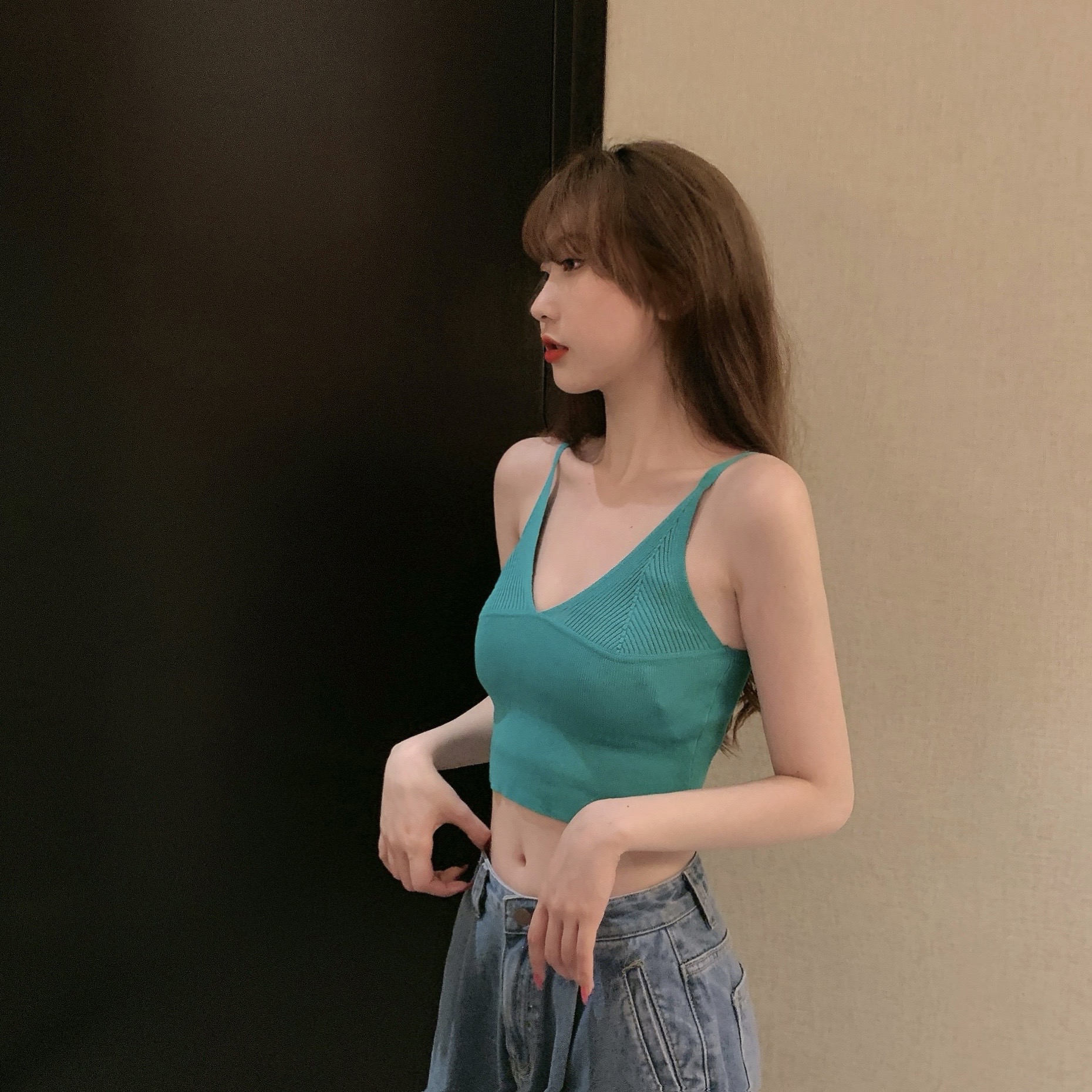 2020新款ins网红泫雅风上修身显瘦v领色外穿针织背心吊带女夏