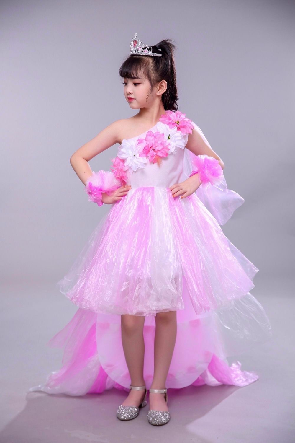 儿童环保塑料袋拖尾时装秀表演服母女走秀幼儿亲子装手工创意服装玫