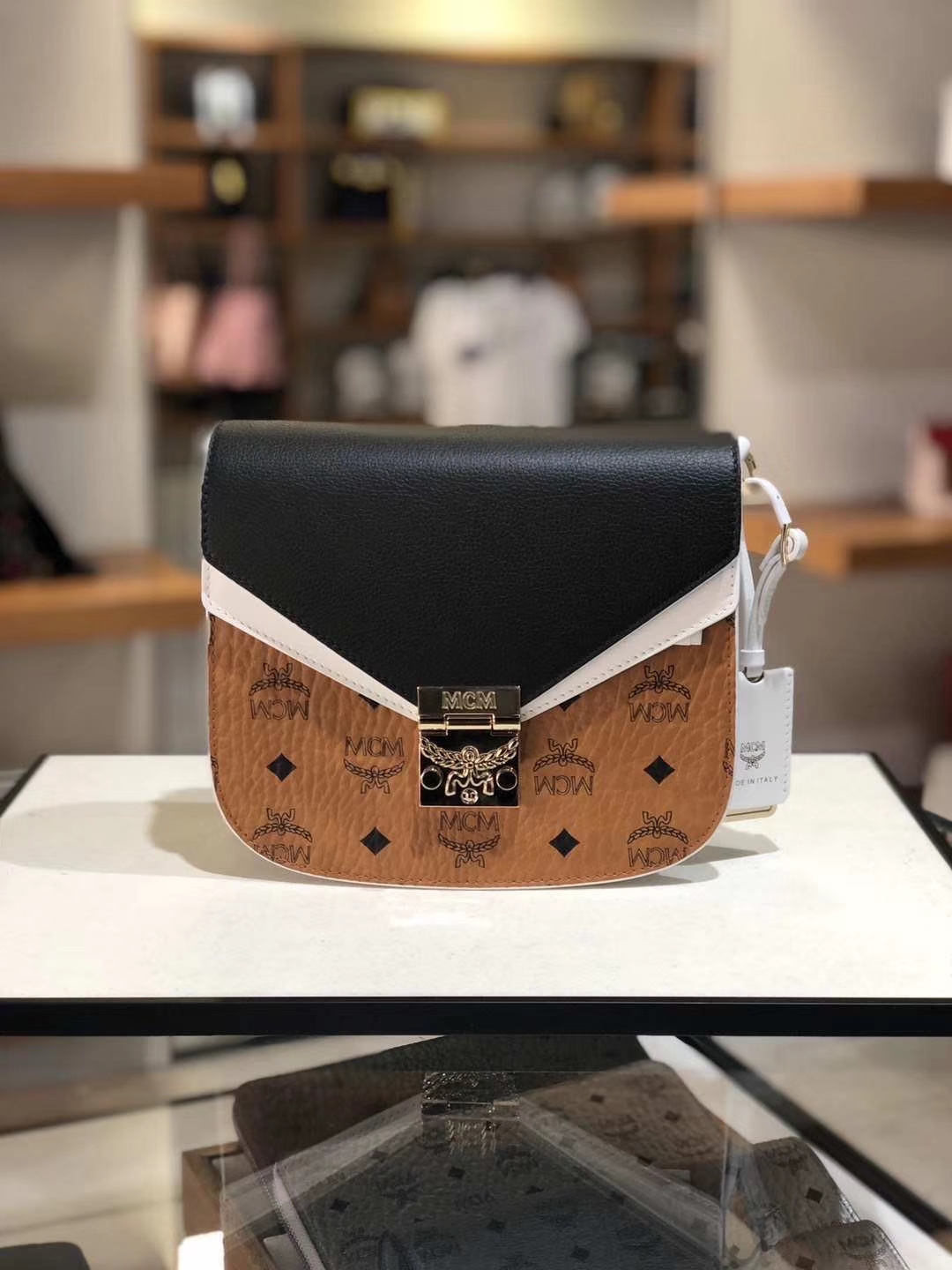 苏宁国际直营【直营】mcm 涂层帆布/涂层帆布配皮女士小猪包单肩包斜