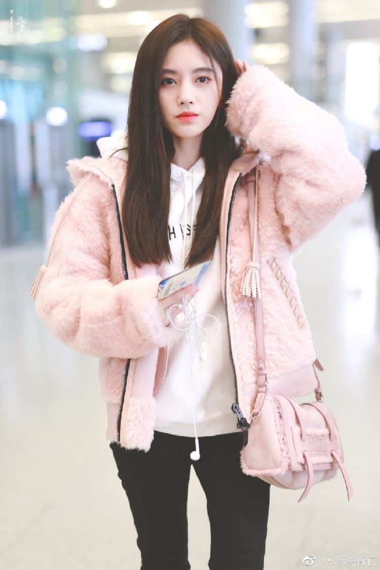 ins粉色网红外套短款鞠婧祎同款衣服女韩版毛茸茸拼接棉服
