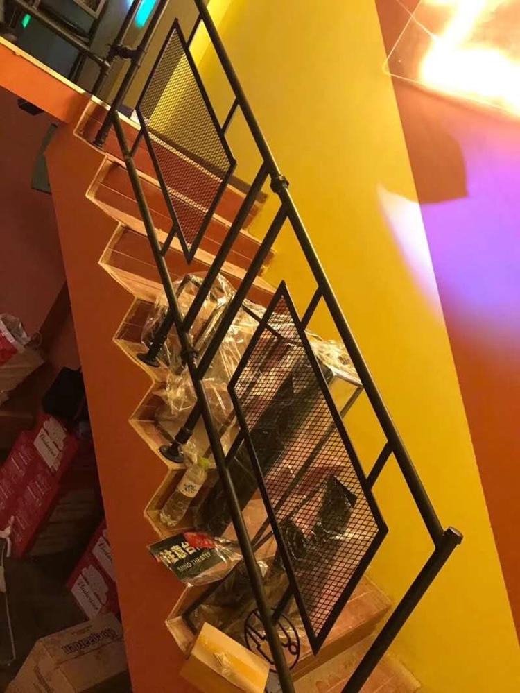 复古酒吧铁网楼梯扶手护栏简约现代咖啡厅阁楼室内水管栏杆围栏