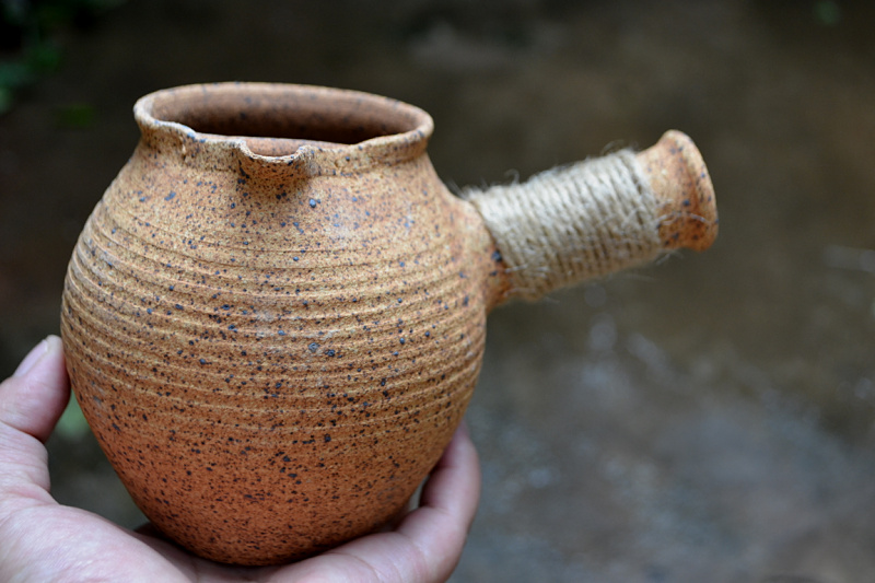 云南原生陶火山泥质感柴烧全手工耐火泥侧把烤茶罐