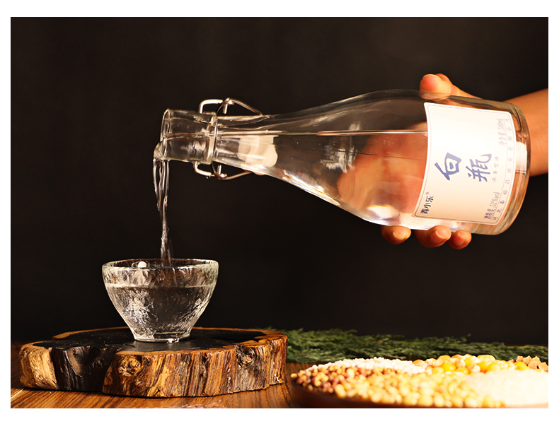 青小乐白瓶酒高度光瓶纯粮酒52度浓香型白酒整箱