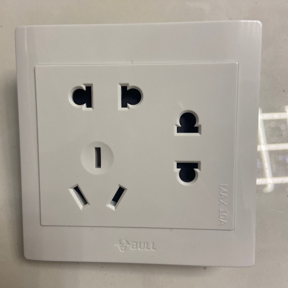 七孔白色公牛插座板86型墙壁暗装二二三插电源7孔插座多孔家用开关